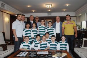 Karadağ'dan k&uuml;&ccedil;&uuml;k g&uuml;reşcilere &ouml;ğ&uuml;tler