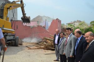 Demirtaş meydanına ilk kazma vuruldu