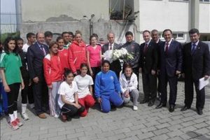 Vali Harput'tan gen&ccedil; sporculara moral