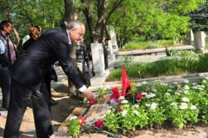 Kılı&ccedil;daroğlu Deniz'lerin mezarında