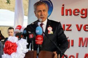 Arın&ccedil;'ın kucağına bir bomba daha