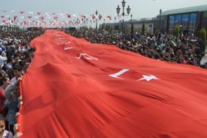 1919 metrelik T&uuml;rk bayrağı a&ccedil;ıldı