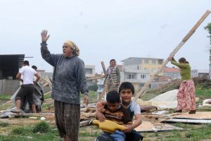 Selendi'deki etnik &ccedil;atışmadan ka&ccedil;tılar, Bursa'dan da kovuldular