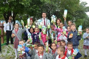 Hem ata bindiler, hem fidan diktiler