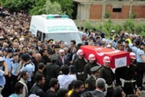 Gaziantep'te şehidi 8 bin kişi uğurladı