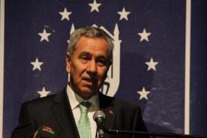 "Cezair'de T&uuml;rkiye'ye karşı b&uuml;y&uuml;k bir sevgi ve bağlılık var"