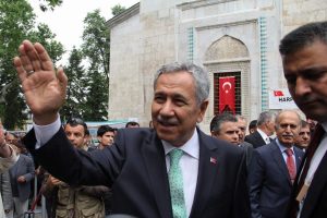 Gece r&uuml;yasında, g&uuml;nd&uuml;z karşısında g&ouml;rd&uuml;