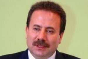 Zahid Akman kızını evlendiriyor
