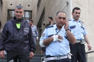 Bursa'da polisten savcının şof&ouml;r&uuml;ne dayak iddiası