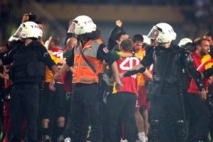 Polis korumasında şampiyonluk sevinci