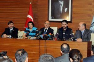 Serbest bırakılan iki T&uuml;rk gazeteci İstanbul'da