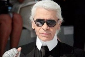 Lagerfeld'den kitap kokulu parf&uuml;m