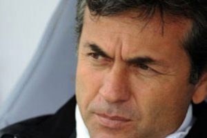 Aykut Kocaman G.Saray'ı tebrik etti