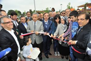 B&uuml;lent Arın&ccedil; park a&ccedil;tı