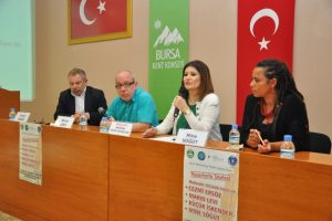 &Uuml;nl&uuml; yazarlar Bursalılarla buluştu