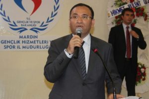 Tartışa tartışa yola devam