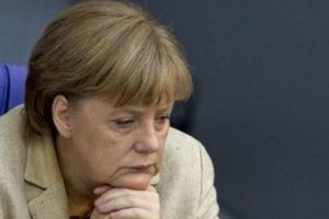 Sarkozy'den sonra Merkel de sandığa g&ouml;m&uuml;ld&uuml;