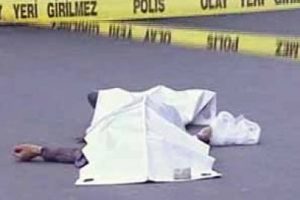 Cezaevinden &ccedil;ıktı, &ouml;ld&uuml;r&uuml;ld&uuml;!