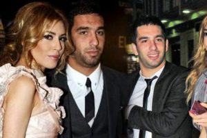 Arda Turan ve Sinem Kobal evleniyor mu?