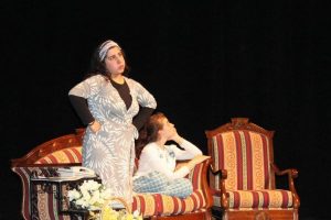 İşitme engelli &ouml;ğrencilerden sessiz tiyatro