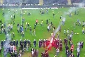 Derbide &ccedil;ıkan olaylar polis kamerasında