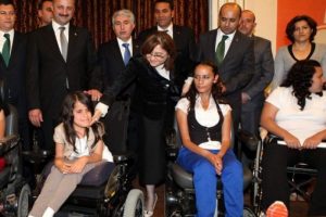 Hayatın engelleri kalkmalı