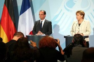 Merkel ve Hollande'dan Yunanistan'a destek