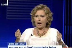 Nazlı Ilıcak'tan Galatasaray tezah&uuml;ratı