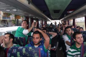 Bursaspor taraftarı 100 otob&uuml;sle yola &ccedil;ıktı