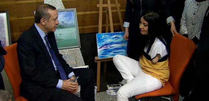 Başbakanı şok eden ressam