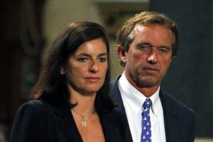 Mary Kennedy &ouml;l&uuml; bulundu