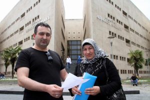 Karnında 4 yıl sargı beziyle yaşadı