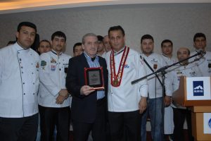 Lezzet ustaları &ouml;d&uuml;llerini aldı