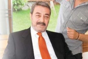 Rol icabı sigara i&ccedil;ecek!
