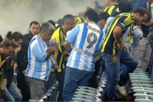 Bu kez taraftar su&ccedil; duyurusunda bulundu