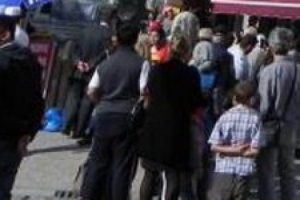 19 Mayıs t&ouml;renine katılan kıdemli albaya g&ouml;zaltı