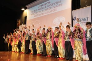 İneg&ouml;l'de Van gecesi