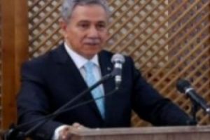 B&uuml;lent Arın&ccedil;'ın g&ouml;zyaşları