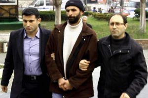 Eşi ve &ccedil;ocuklarını bağlayıp t&uuml;p gazı a&ccedil;an babanın davası karara kaldı