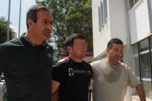TV programcısı boşanmak isteyen eşini tabanca ile vurdu