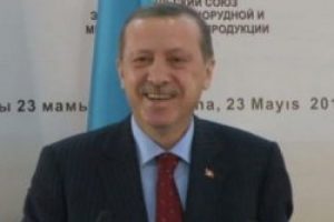 Erdoğan Kazak&ccedil;a konuştu salonda kahkaha koptu