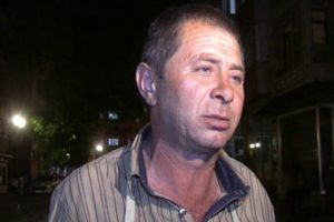 Ş&uuml;pheli paketi b&ouml;yle fırlattı