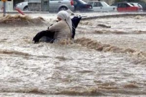İzmir'i dolu ve yağmur vurdu