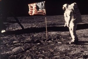 Neil Armstrong suskunluğunu bozdu