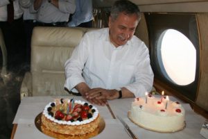 Arın&ccedil;'a doğum g&uuml;n&uuml; s&uuml;rprizi