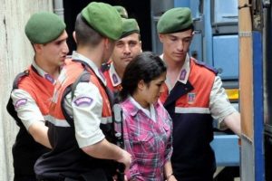 Bebeğini boğarak &ouml;ld&uuml;ren anneye iyi halden m&uuml;ebbet