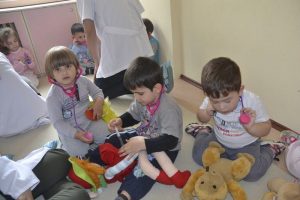 Miniklerin doktor korkusuna "ayı"lı &ccedil;are