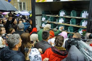 Bosna'da savaş kurbanları toprağa veriliyor