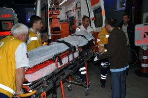 Yolda y&uuml;r&uuml;yen yayaya &ccedil;arpıp ka&ccedil;tı