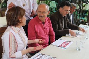 Kılı&ccedil;daroğlu'dan Bursa'da İskender molası